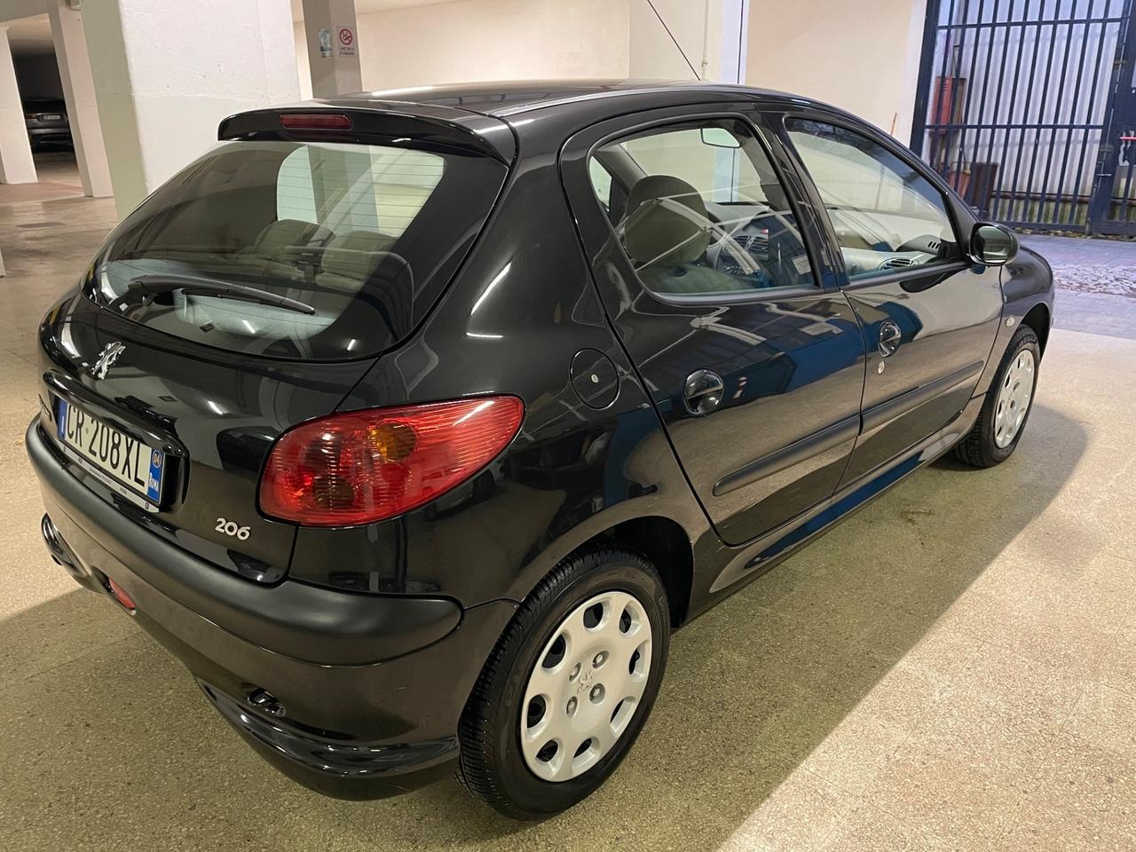 Peugeot 206 1.4 16V 5p. XT - berlina 2 volumi