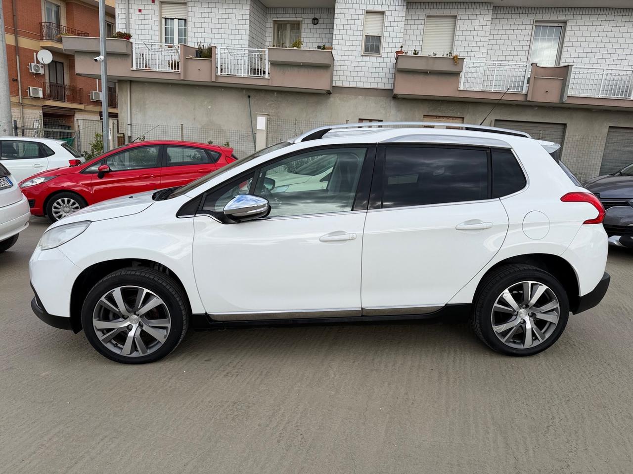 Peugeot 2008 1.6 e-HDi 115 CV Stop&Start Féline