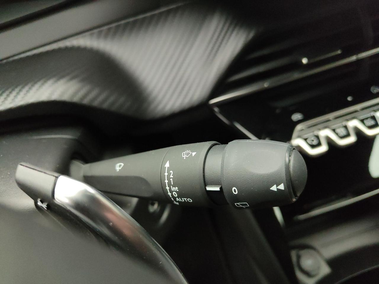 PEUGEOT 2008 II 2020 1.2 PURETECH 130CV ALLURE EAT8 (CAMBIO AUTOMATICO)