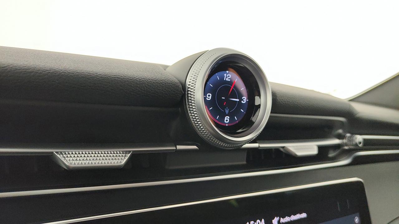 MASERATI Grecale GT Hybrid 300 My23 Nerissimo Package