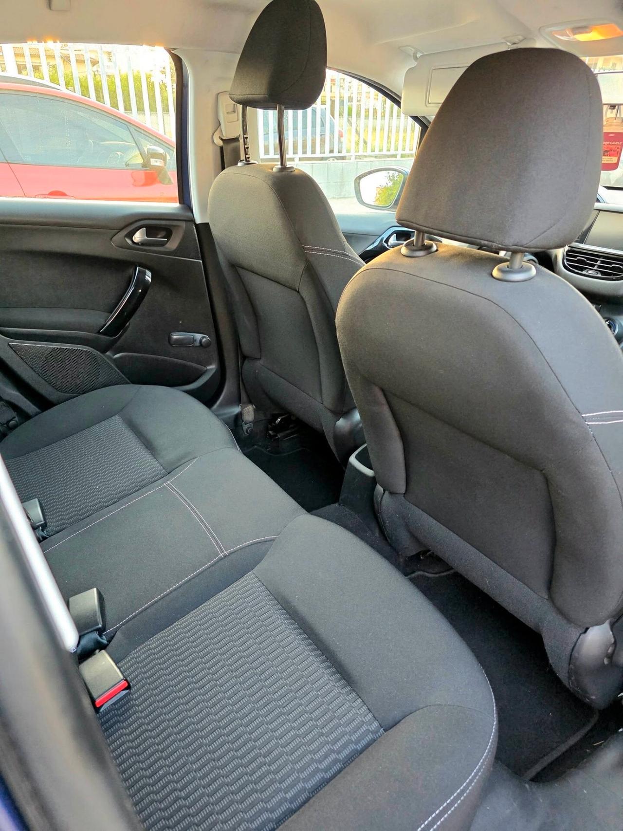 Peugeot 208 1.2 bz 5 porte Allure con 95.000 Chilometri