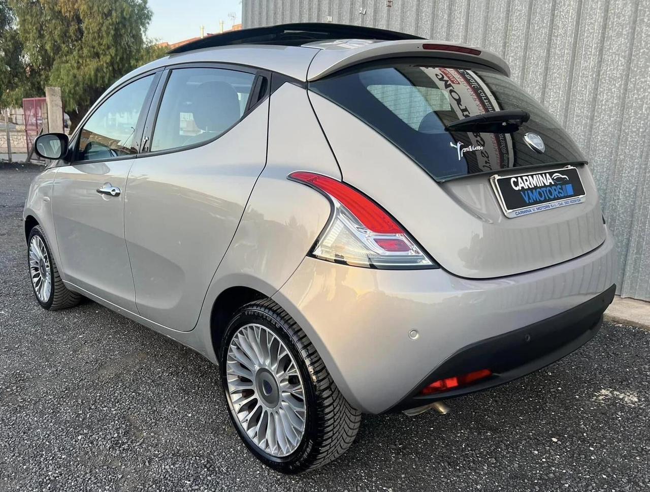 Lancia Ypsilon PLATINUM TETTO APRIBILE