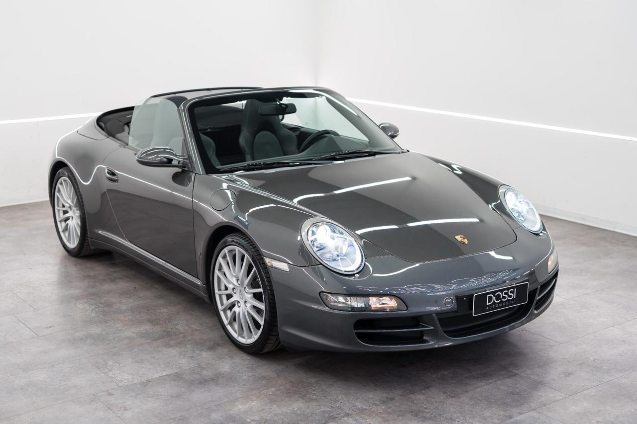 Porsche 911 Carrera 4 Cabriolet