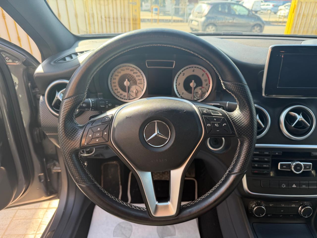 Mercedes-benz A 180 CDI BlueEFFICIENCY Automatic Premium