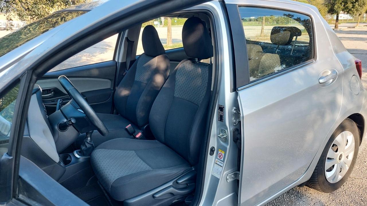 UNICO PROPRIETARIO - TOYOTA YARIS - 1.0 LOUNGE