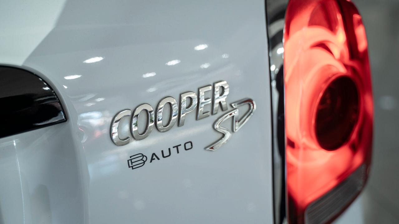 Mini Cooper SD Countryman 2.0 ALL4 19" XENO NAVI FULL OPTIONAL