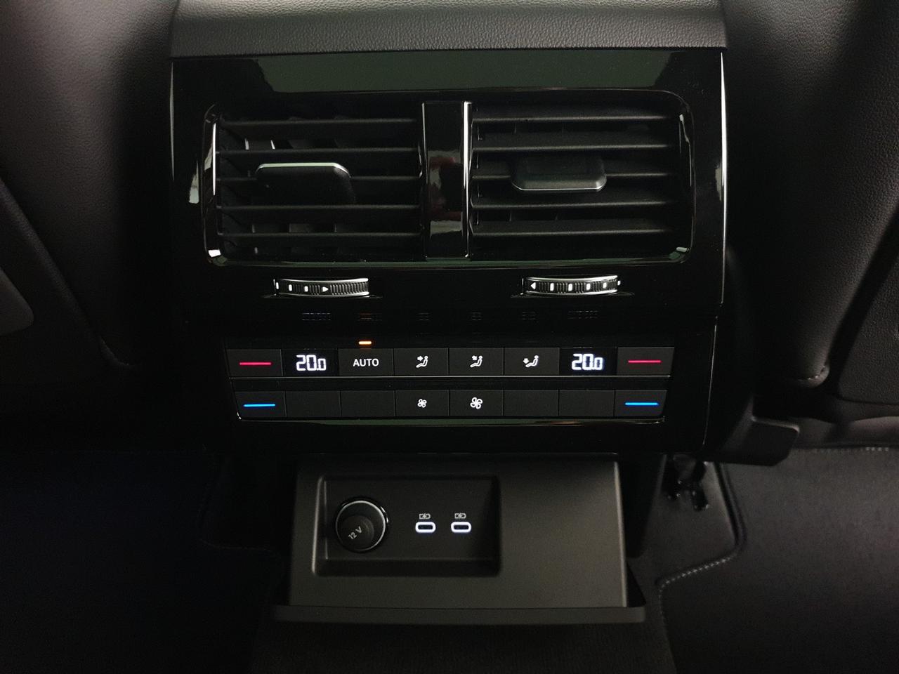 Volkswagen Touareg 3.0 v6 tdi scr r-line 231cv auto