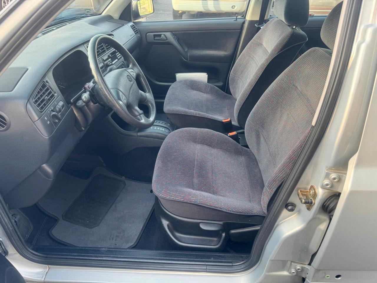 Volkswagen Golf 1.8/90 CV cat aut. 5 porte GL