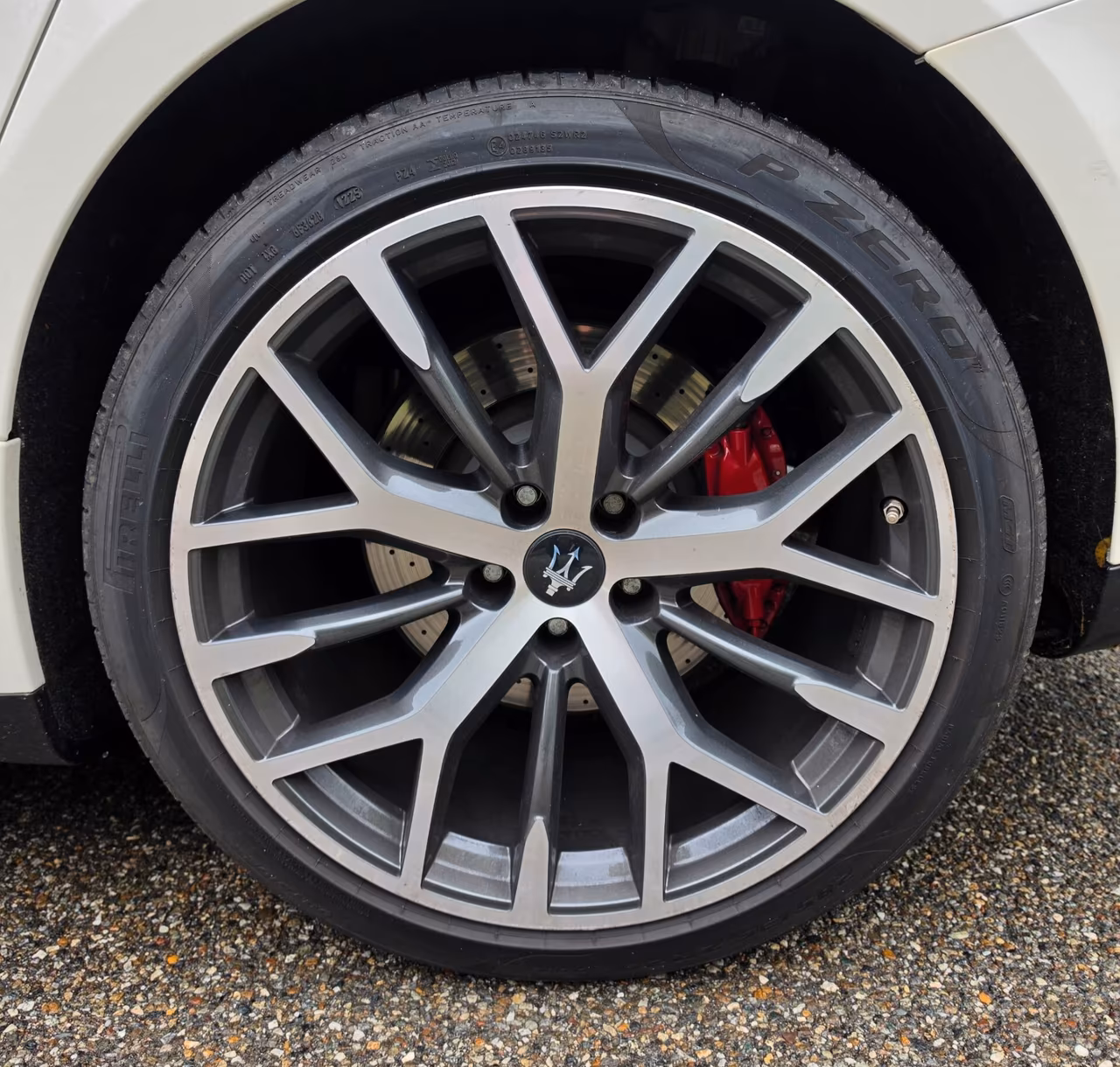 Maserati Ghibli q4