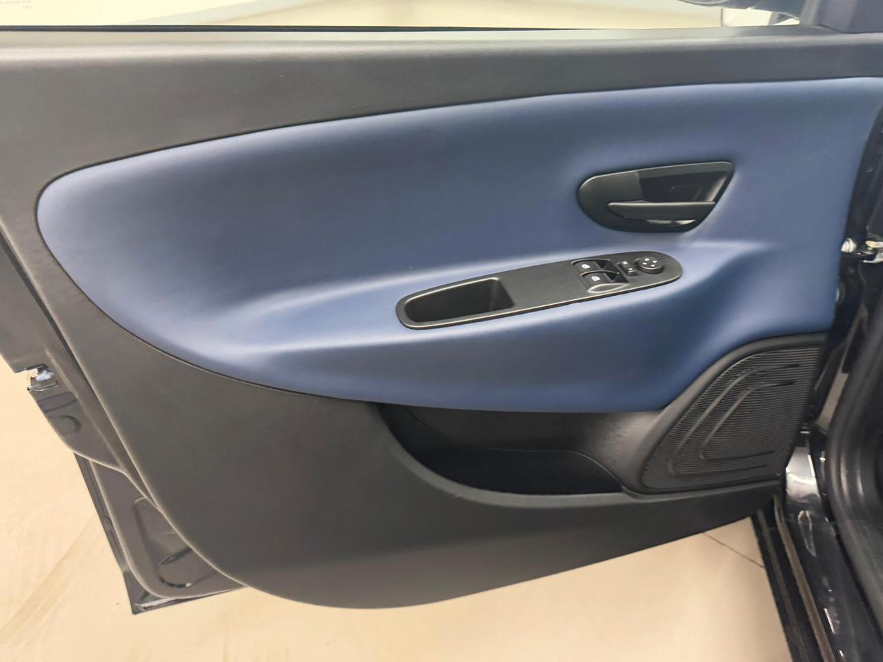 Lancia Ypsilon 1.0 FireFly 5 porte S&S Hybrid Oro