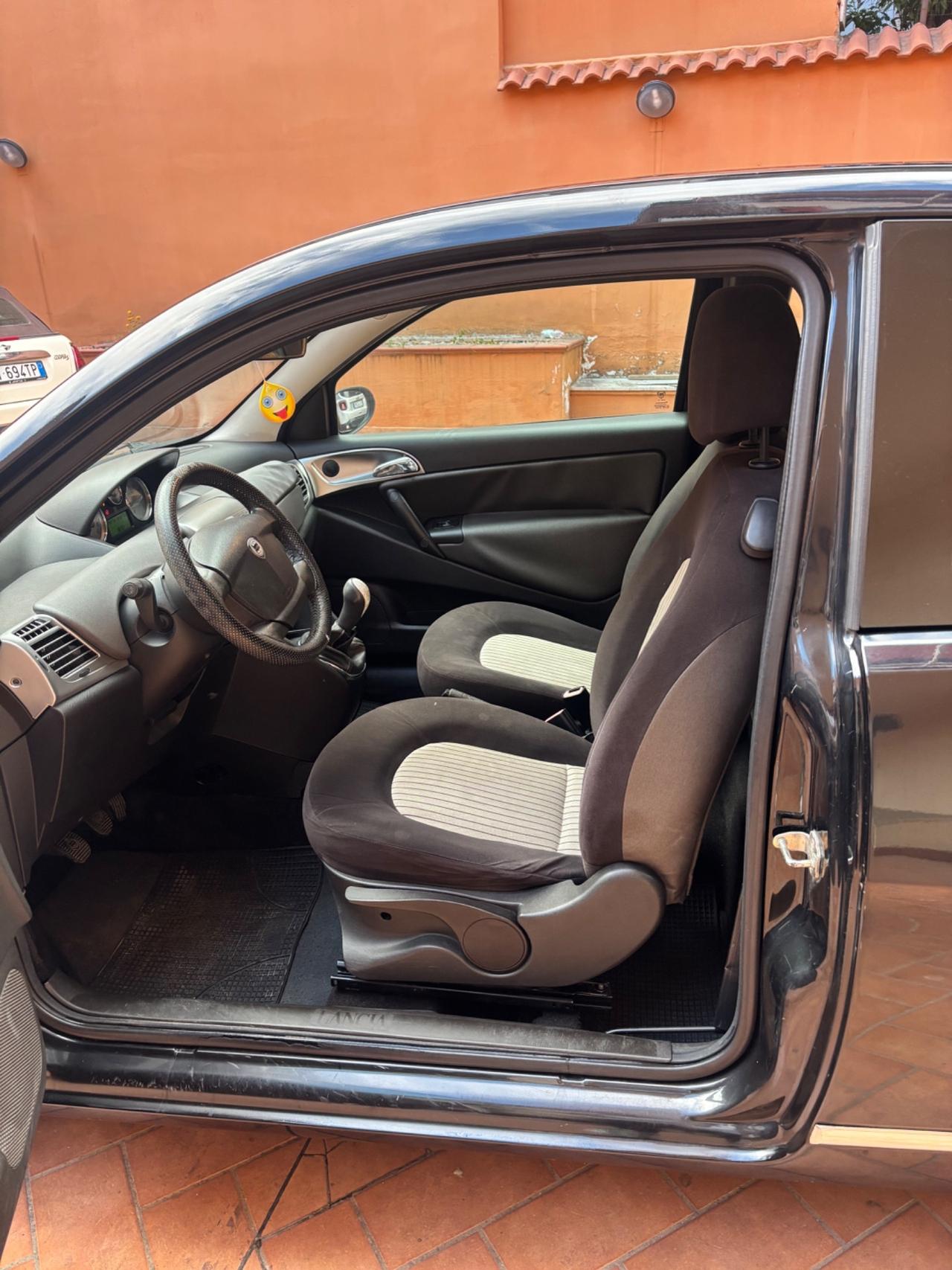 Lancia Ypsilon 1.3 MJT 90 CV Platino