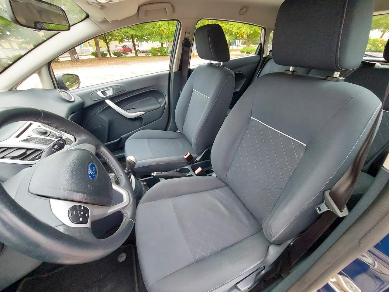 Ford Fiesta 1.2 benzina 5p unico proprietario (neopatentati)