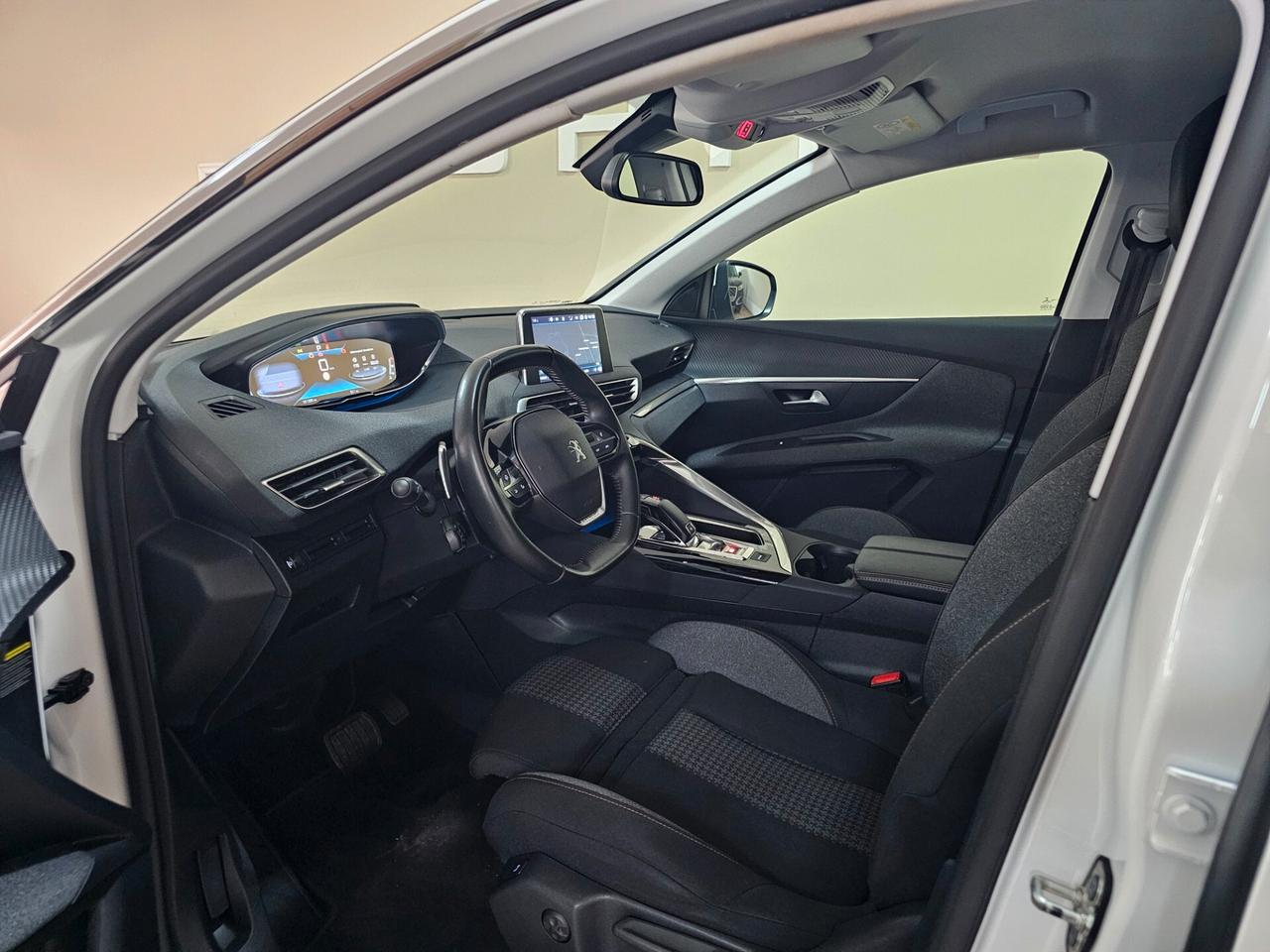 Peugeot 3008 BlueHDi 130 S&S EAT8 Business