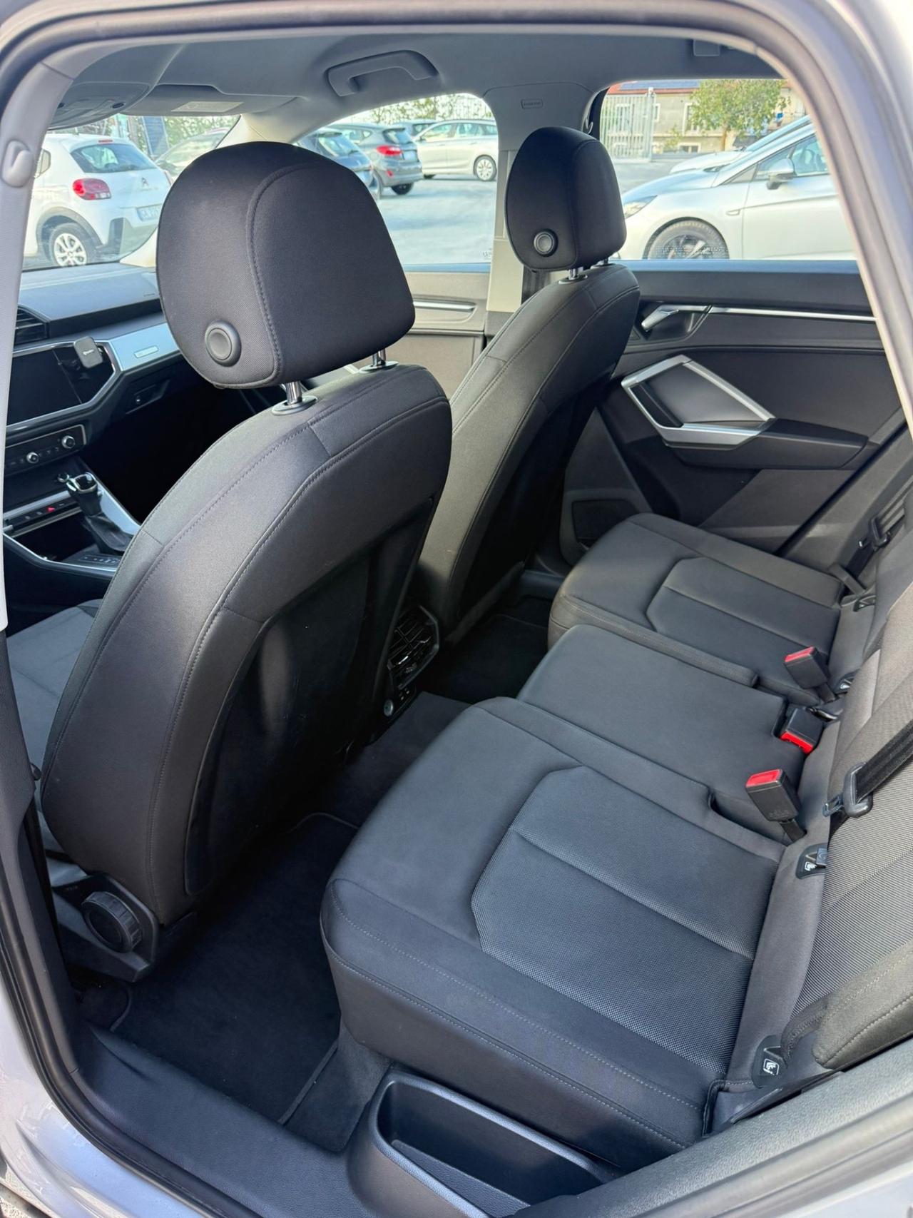 Audi Q3 35 TDI S tronic Business Advanced