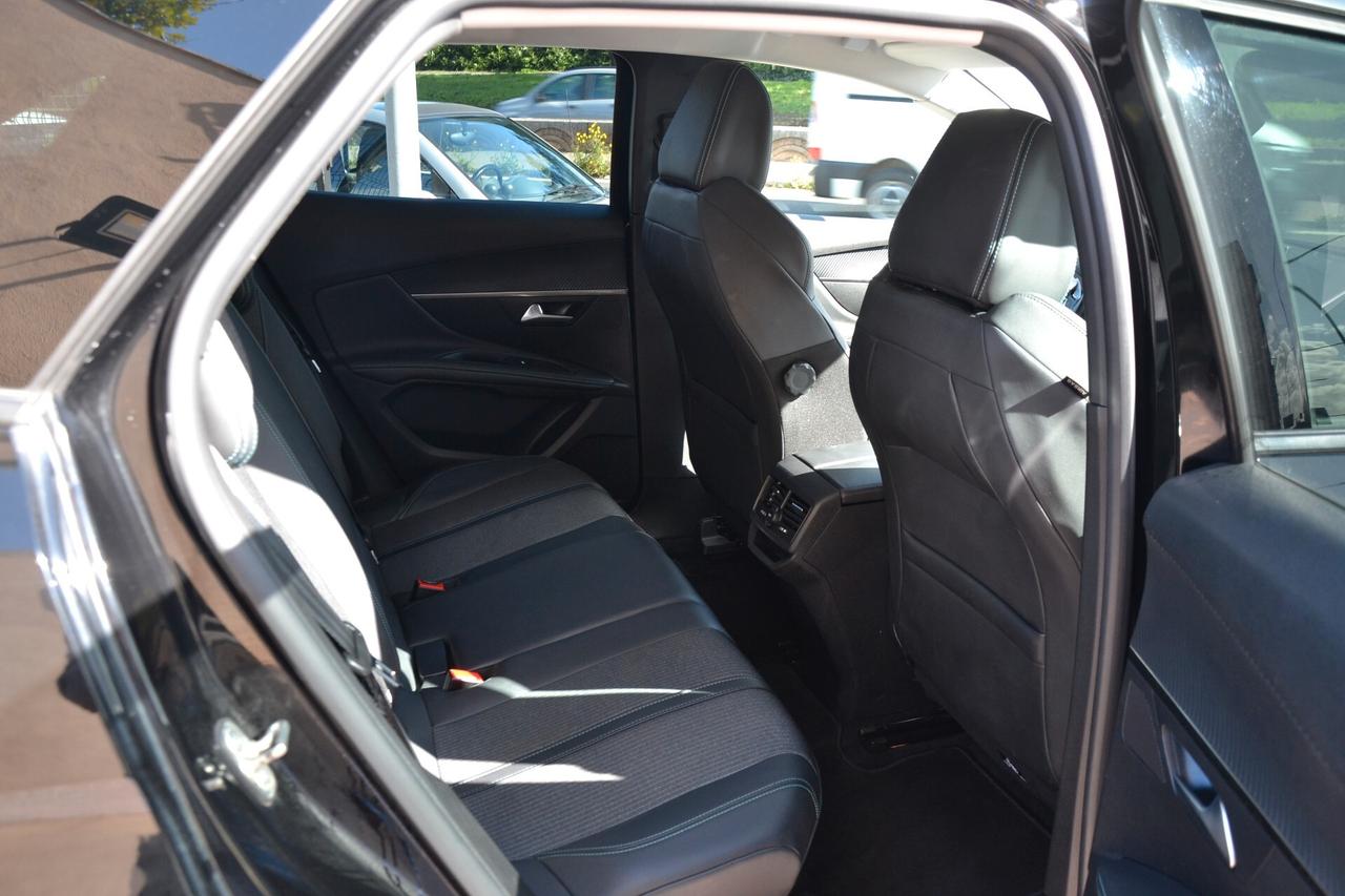 Peugeot 3008 BlueHDi 130 S&S EAT8 Allure