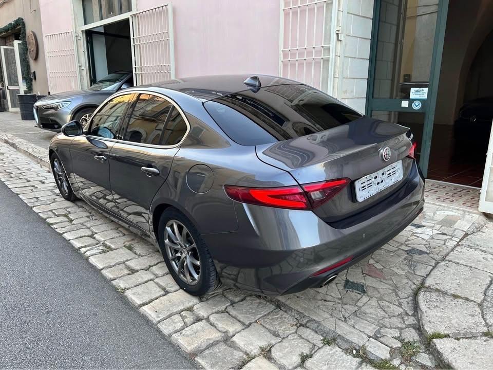Alfa Romeo Giulia 2.2 Turbodiesel 136 CV Business