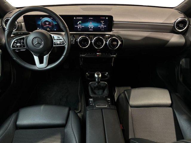 MERCEDES-BENZ A 180 d Sport Navi