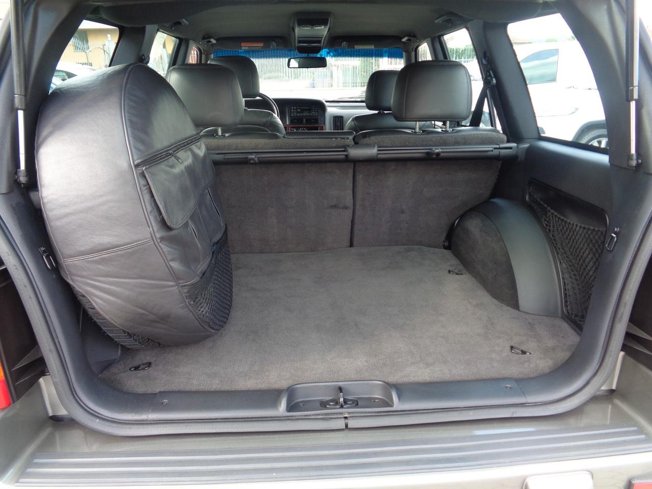 Jeep Grand Cherokee 5.9 4WD Quadra-Trac Limited LX