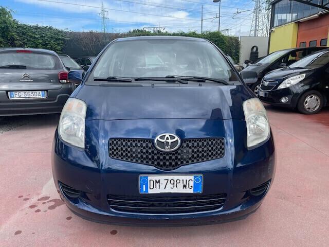 Toyota Yaris 1.0 5 porte