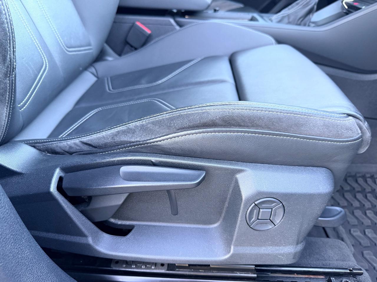 Audi Q3 SPB 40 TDI quattro 200cv S tronic line edition gesso