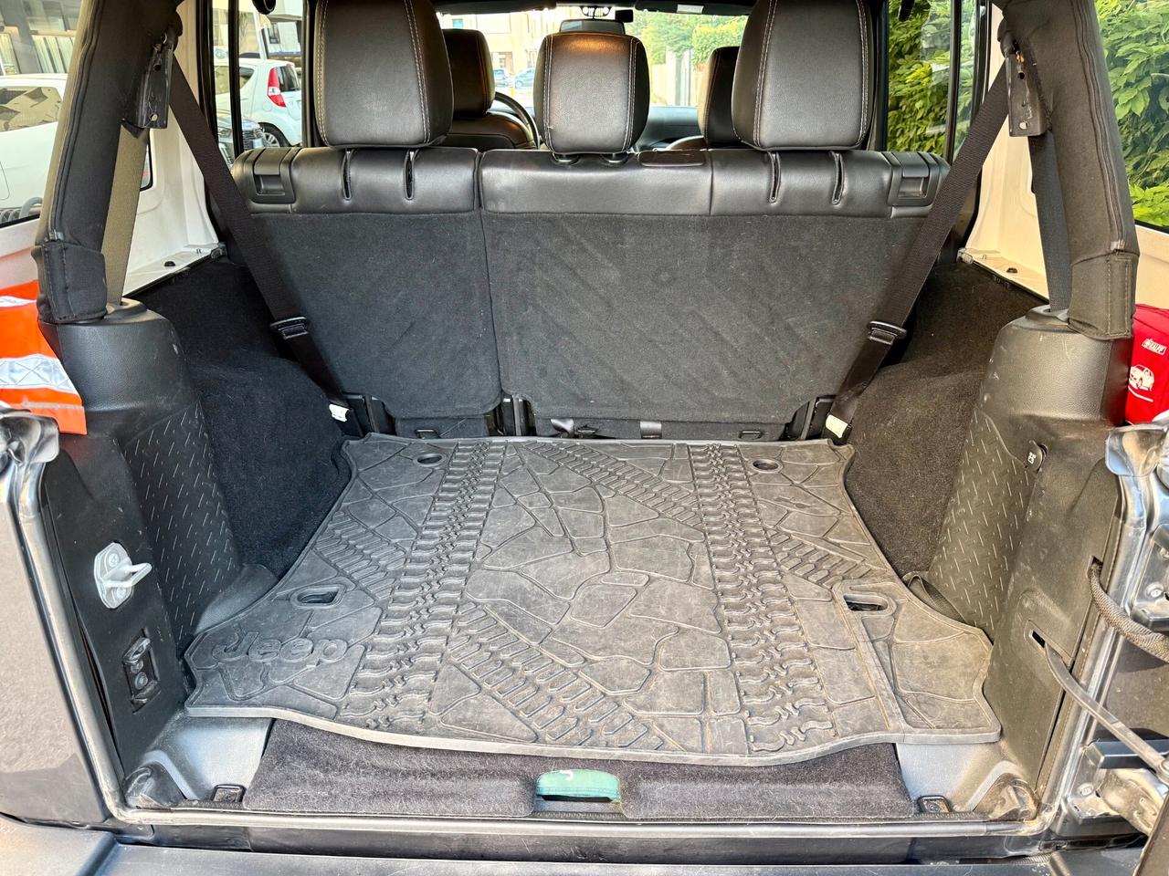 Jeep Wrangler Unlimited 2.8 crd Rubicon auto E6 HARD TOP & SOFT TOP