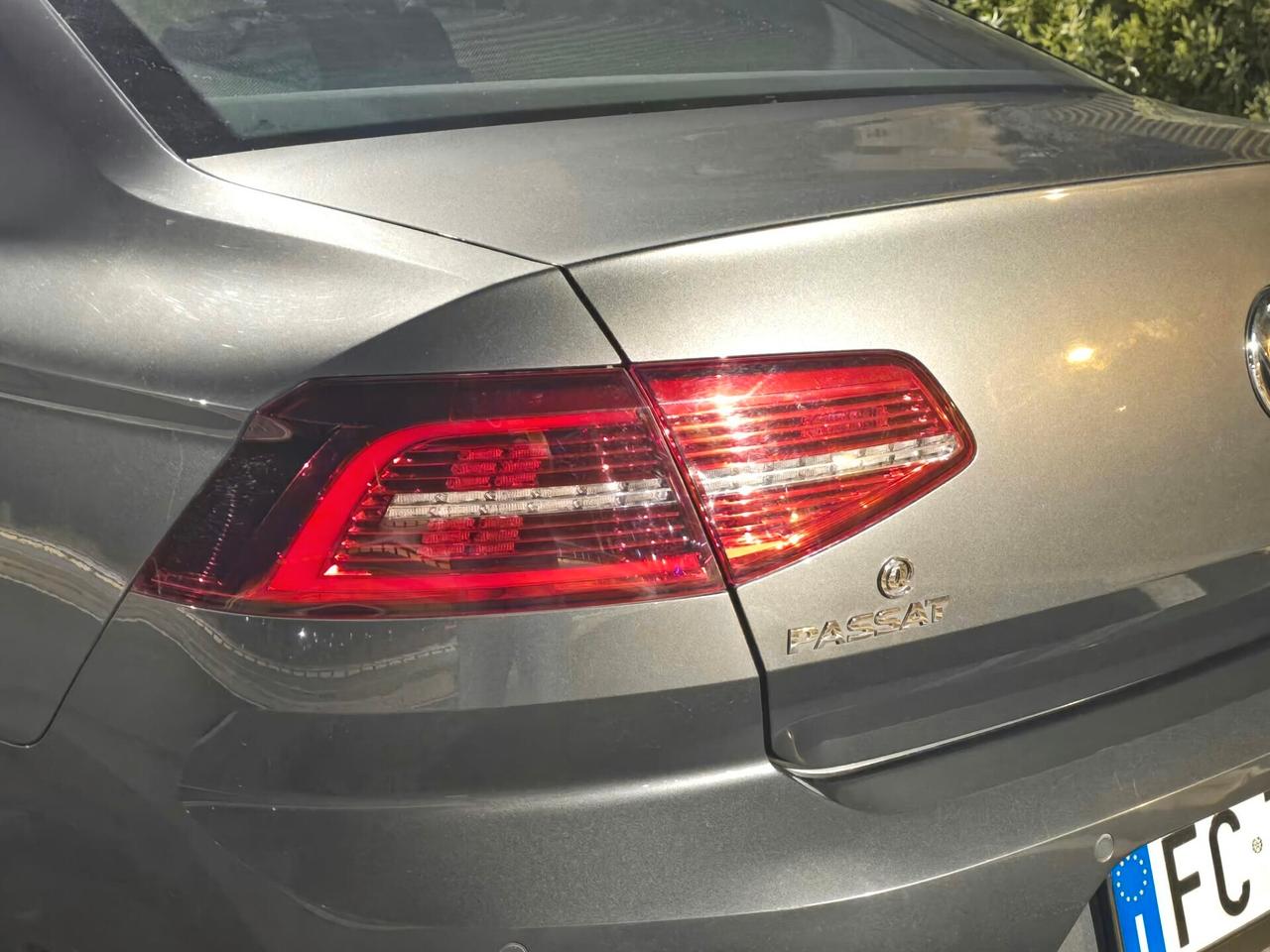 Volkswagen Passat 2.0 TDI DSG Highline BlueMotion