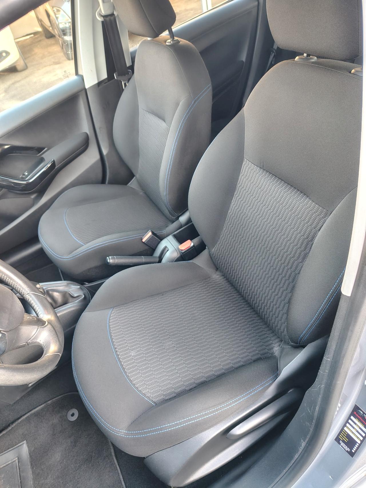 Peugeot 208 PureTech 82 Stop&Start 5 porte Signature