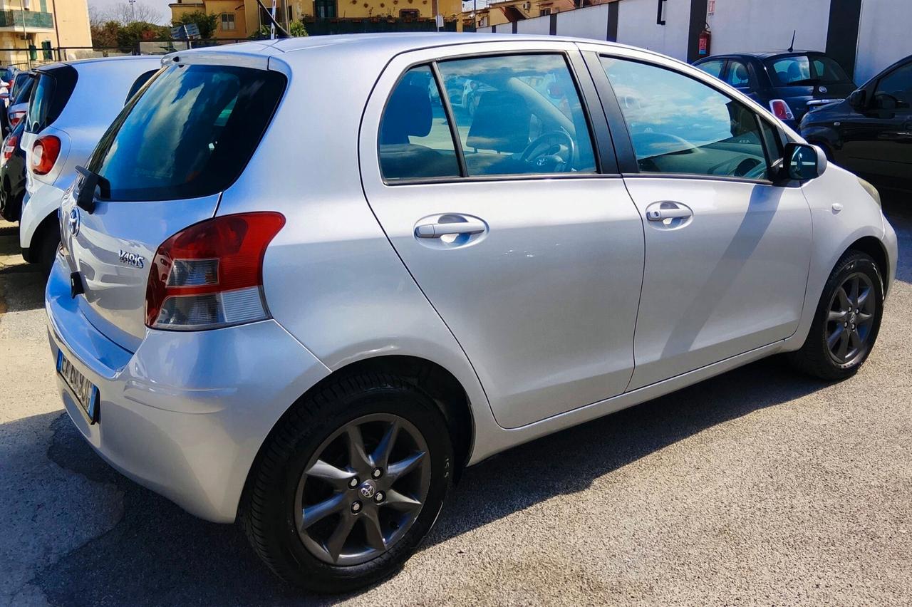 Toyota Yaris 1.0 GPL CASA MADRE