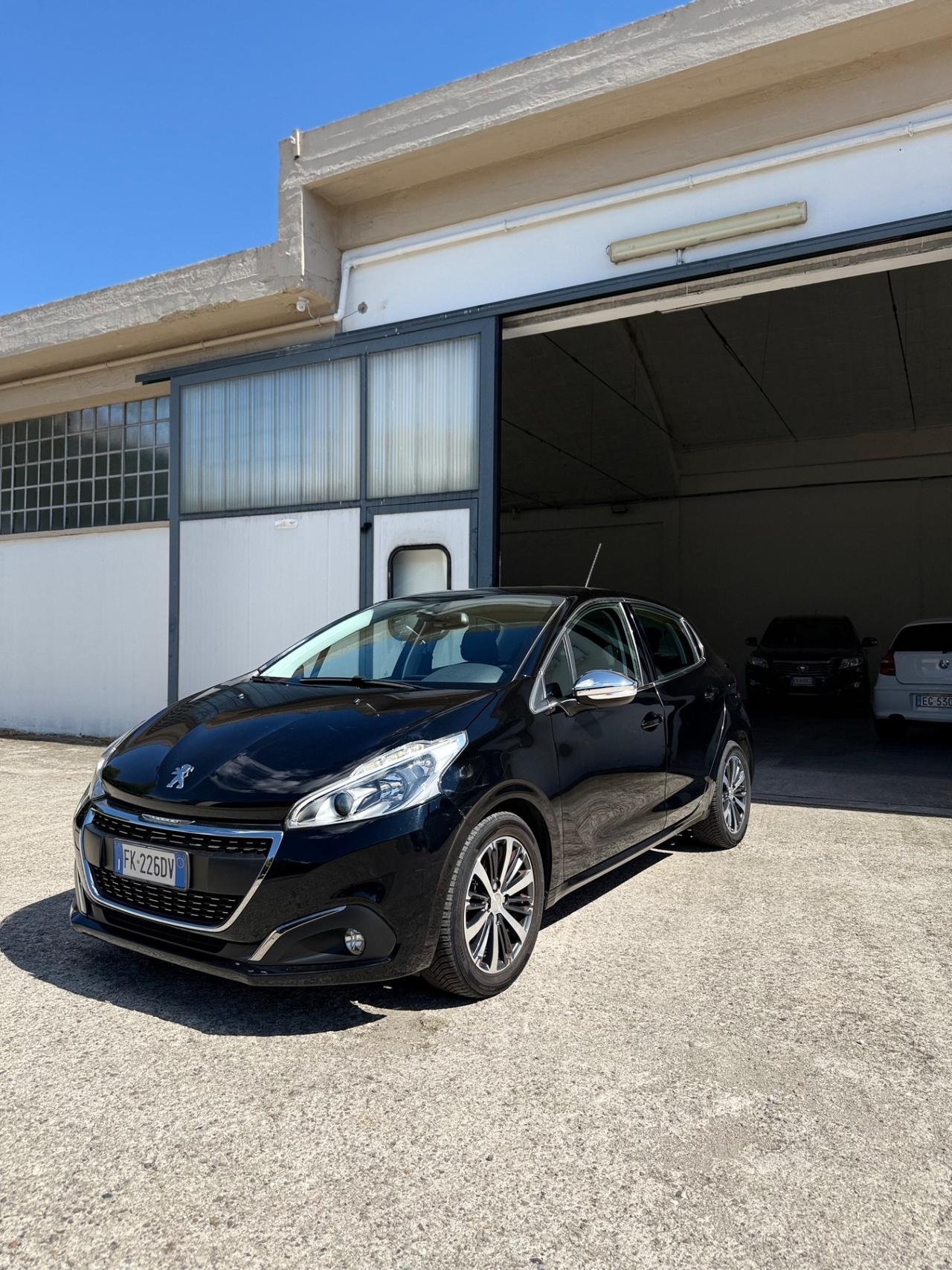 Peugeot 208 PureTech 82 5p. GPL Allure