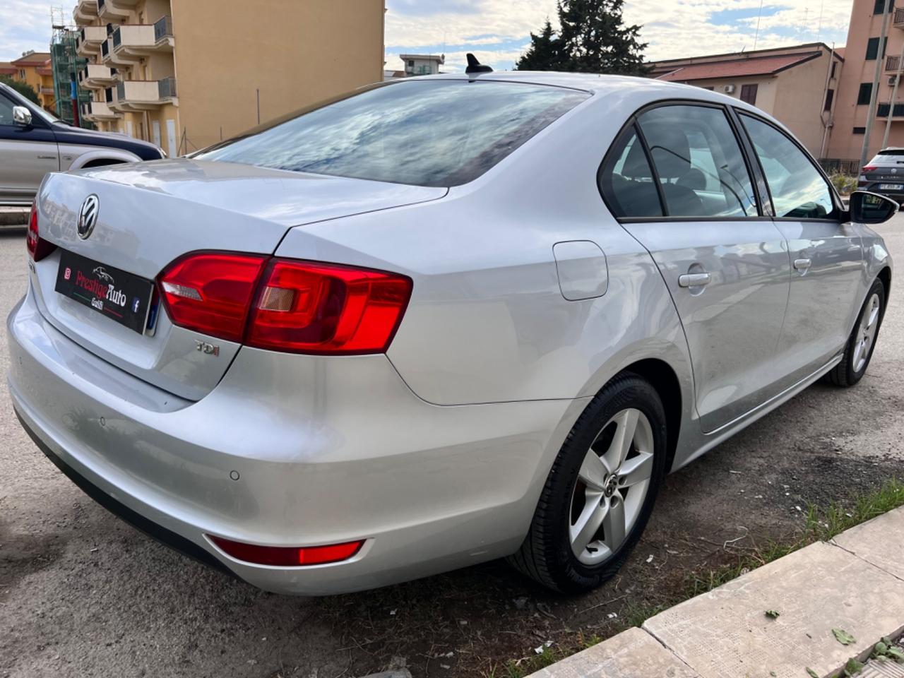 Volkswagen Jetta 1.6 TDI BlueMotion Technology 2012