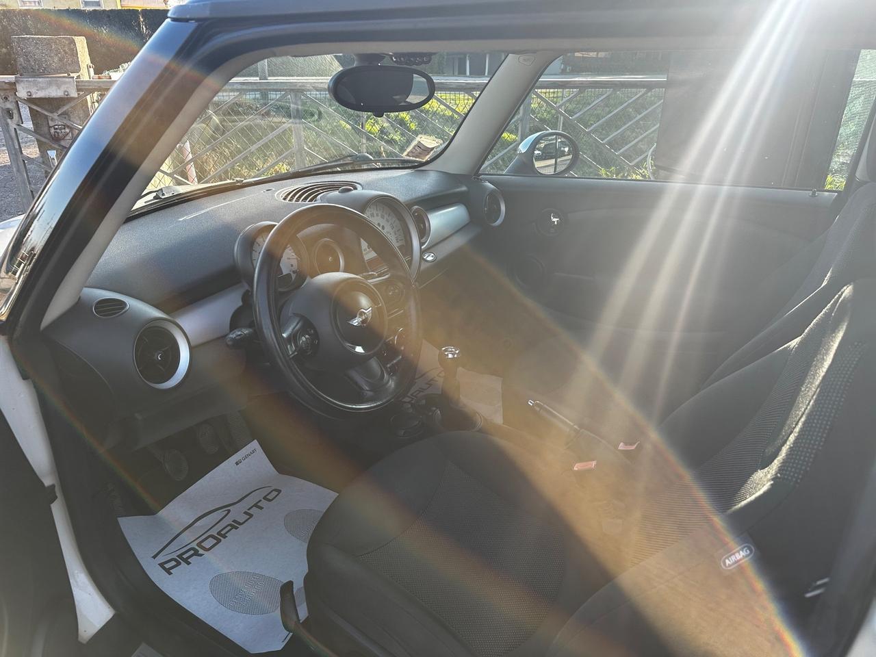 Mini 1.6 16V Cooper 132000 KM