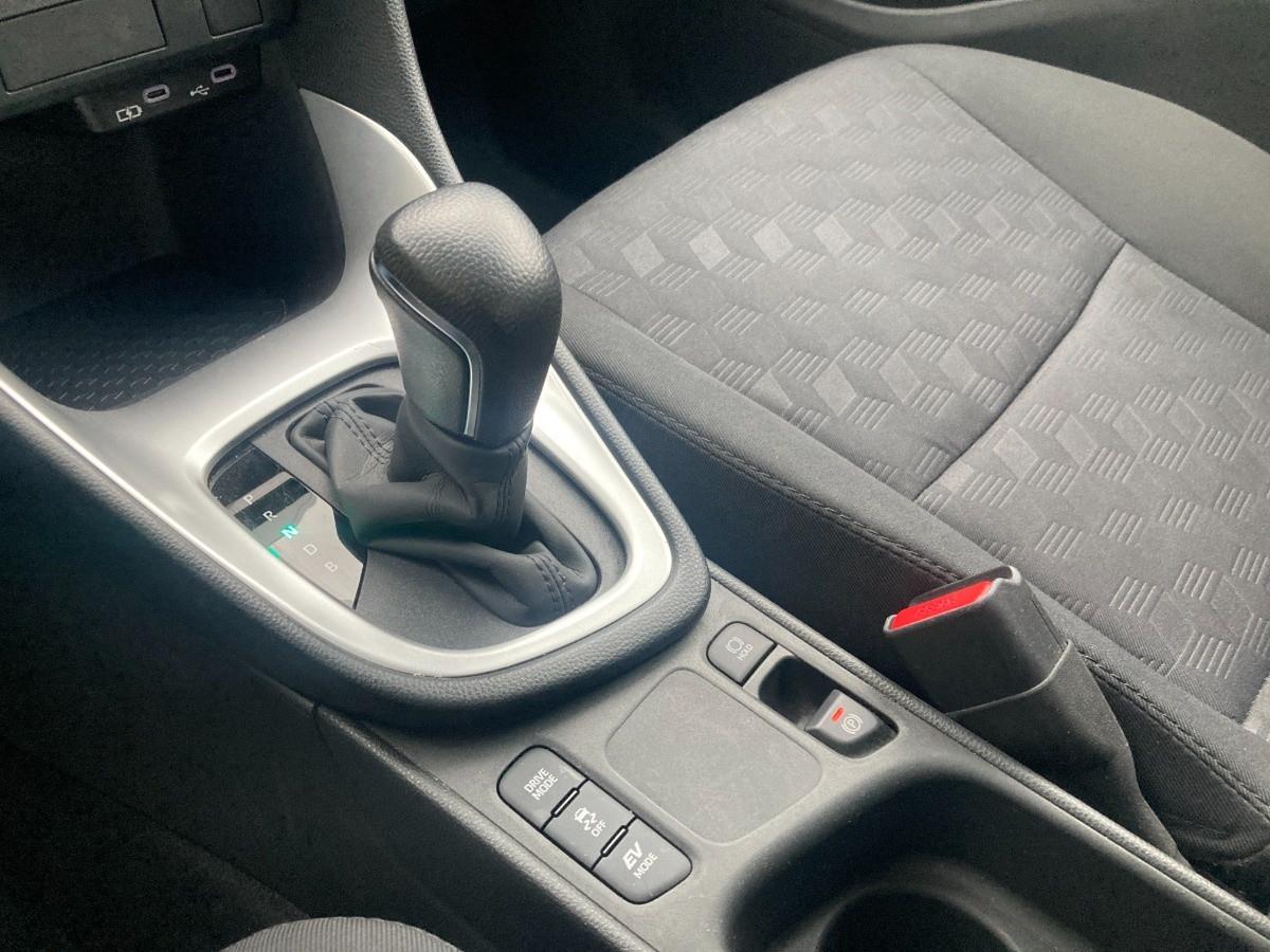 TOYOTA Yaris 1.5h Active