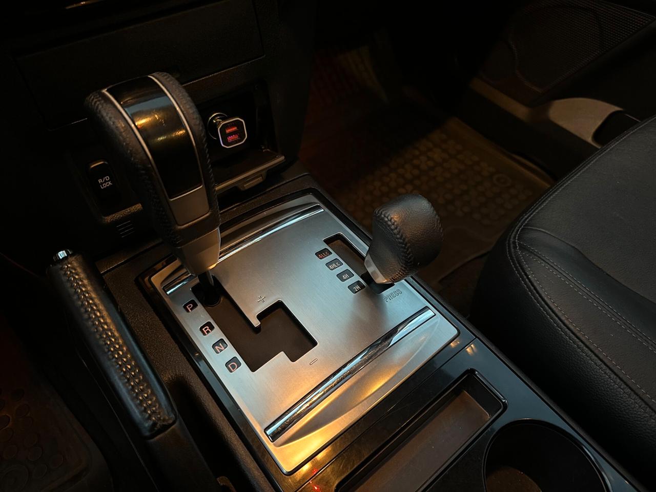 Mitsubishi Pajero 3.2 DI-D 16V aut. Instyle DPF 7 POSTI