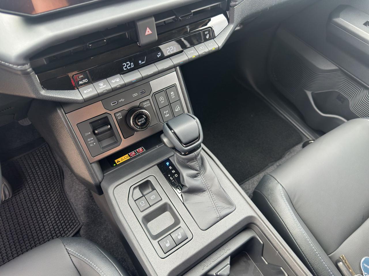 Toyota Hilux 2.8 d-4d 48V double cab Invincible