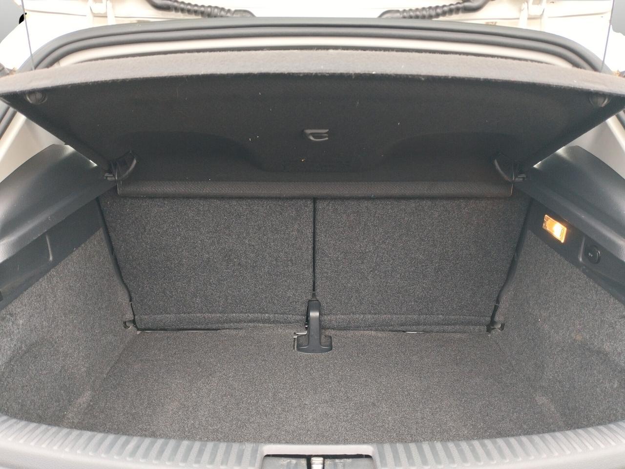 Volkswagen Scirocco 2.0 TDI 140CV DPF DSG - *70.000 KM * - NEOPATENTATI