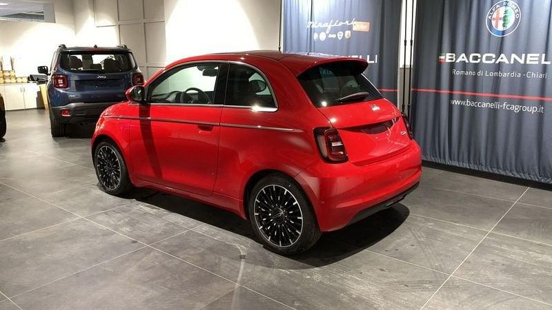 FIAT 500 La Prima 3+1 42 kWh