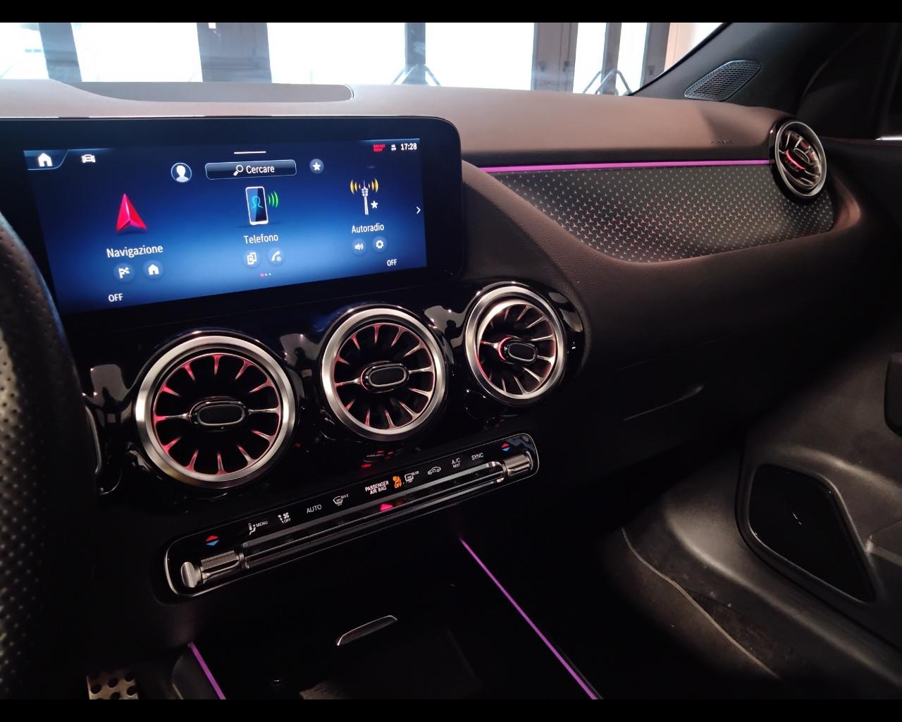 Mercedes-Benz GLA-H247 2023 - GLA 200 d AMG Line Premium auto