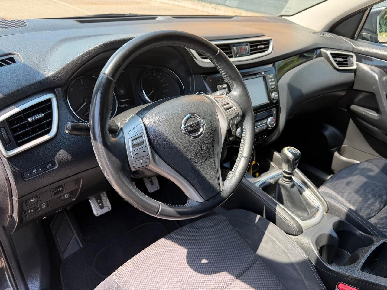 Nissan Qashqai 1.5 dci - TETTO - NAV. - 12 MESI DI GARANZIA -