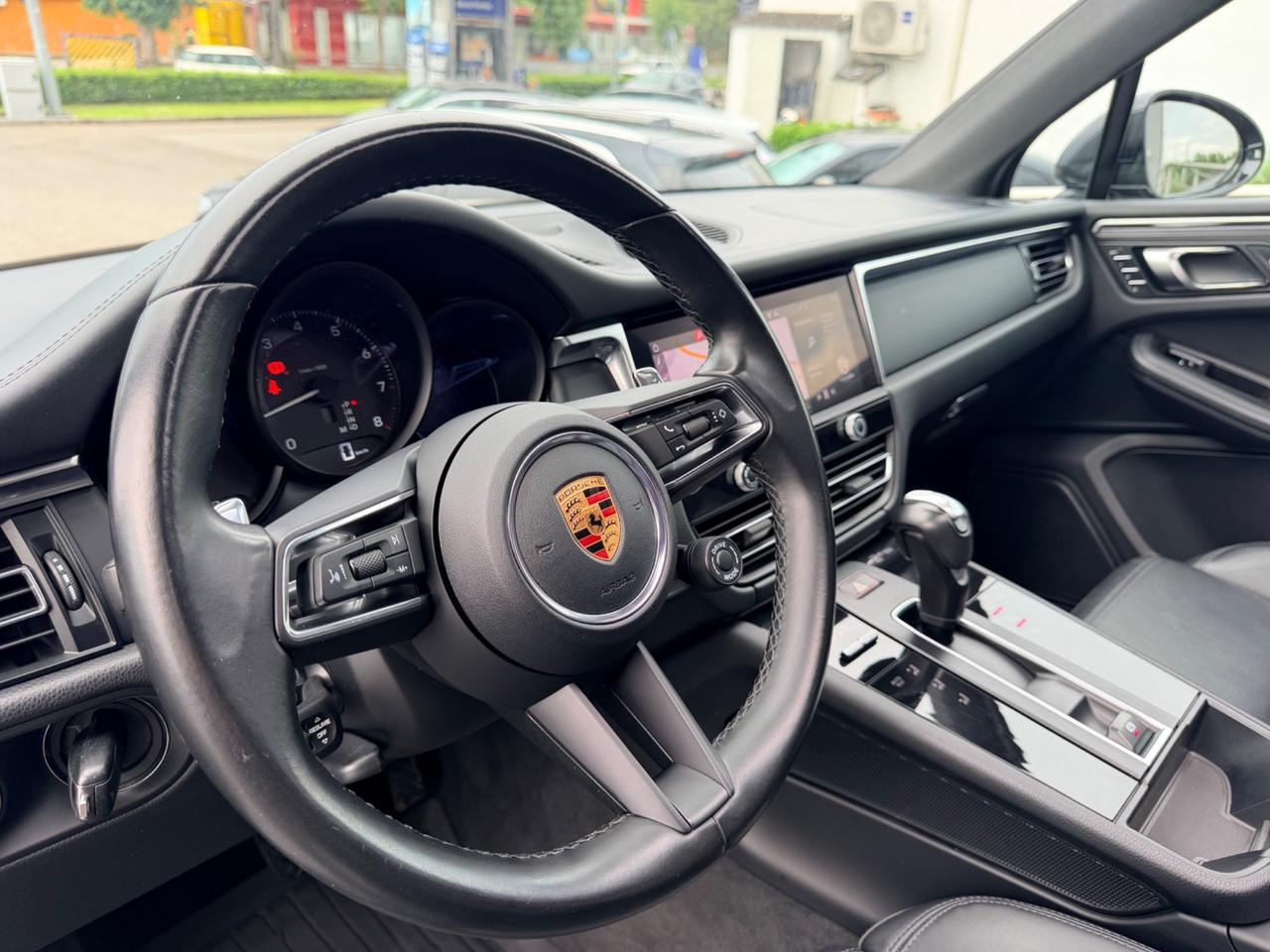 Porsche Macan 2.0 265cv in garanzia