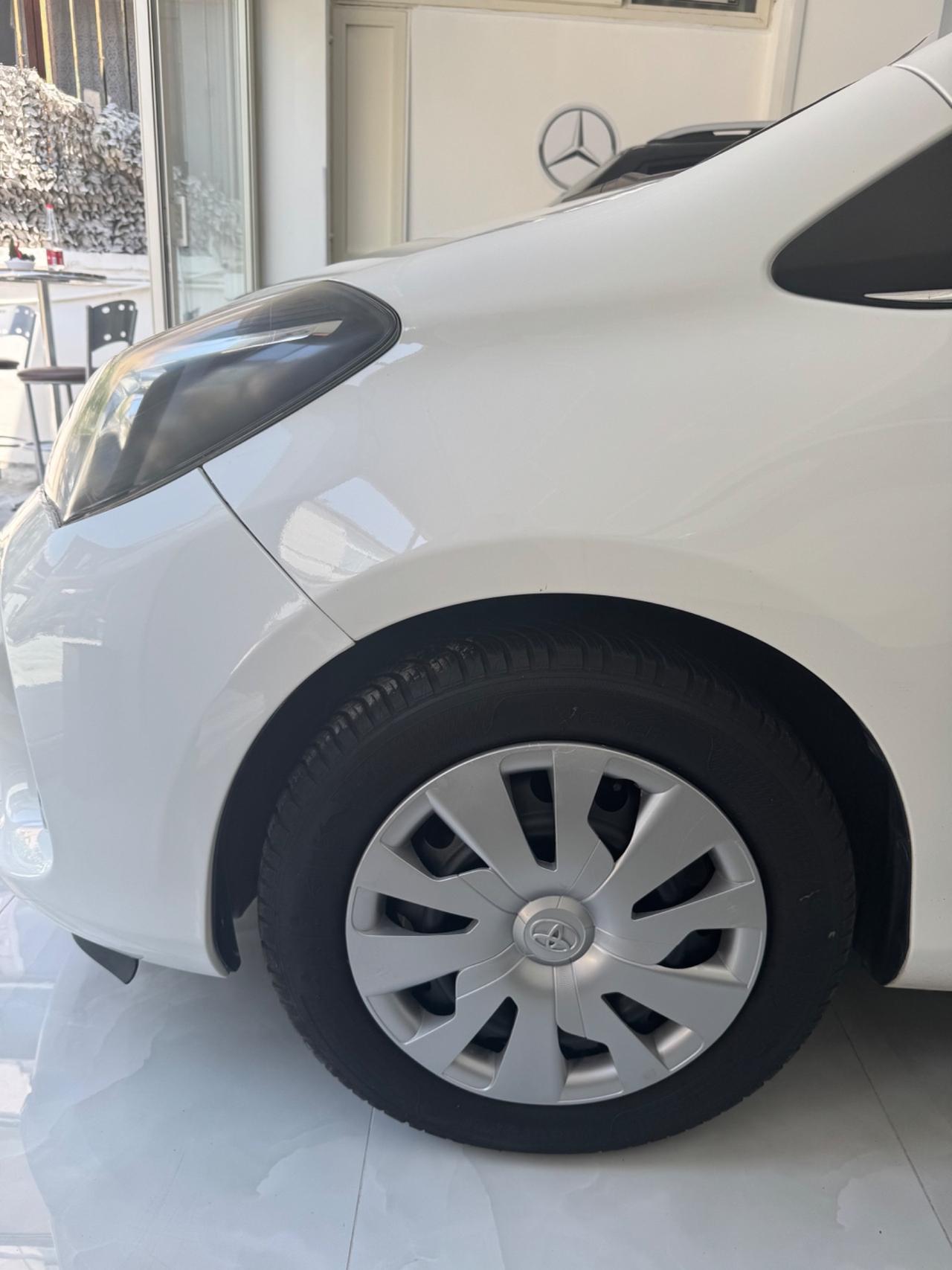 Toyota Yaris 1.0 5 porte Lounge
