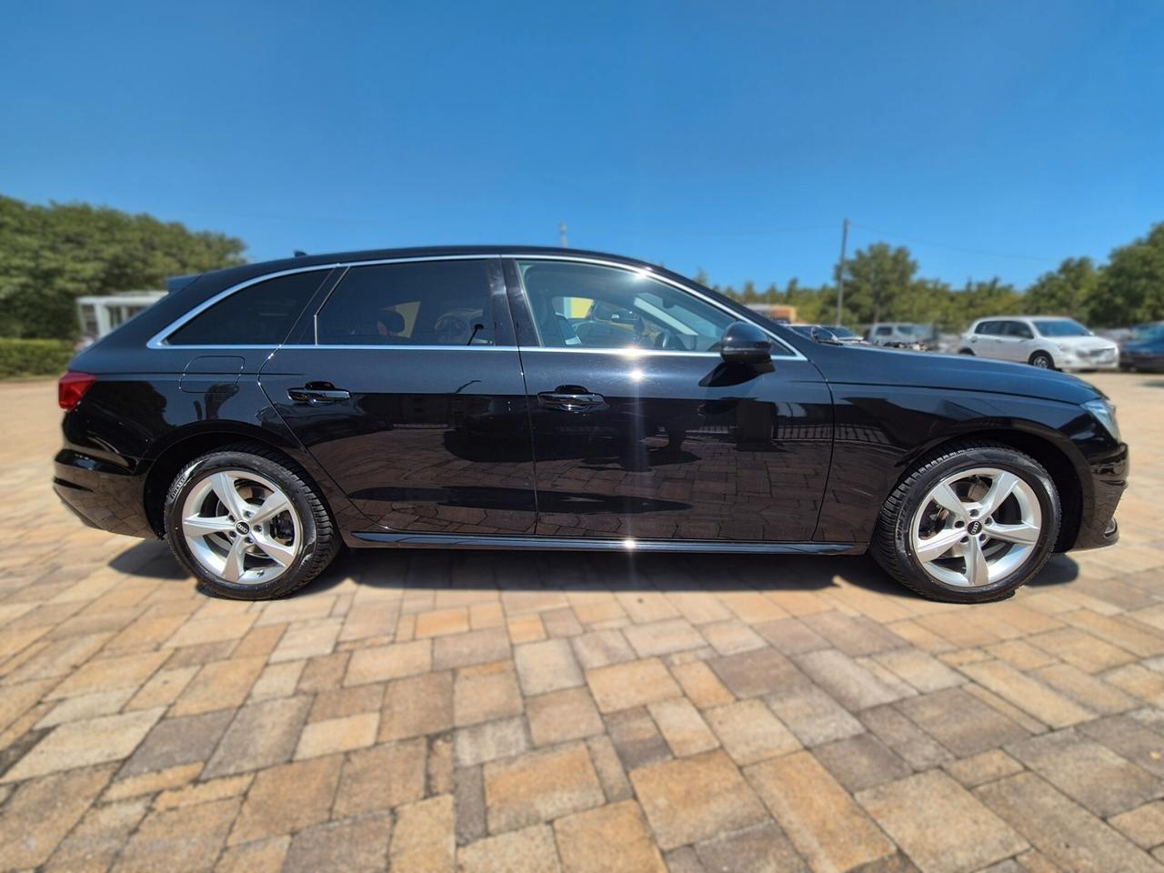 Audi A4 Avant 30 TDI/136 CV S tronic Business Advanced