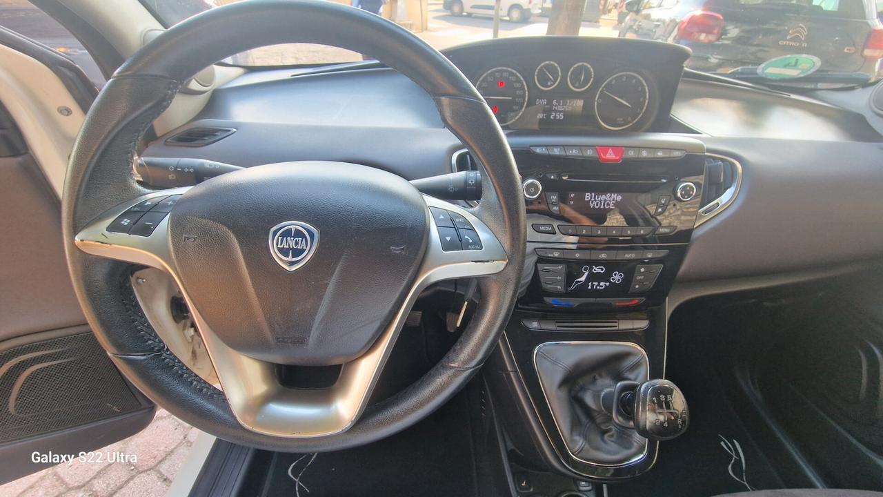 Lancia Ypsilon 1.2 69 CV 5 porte Platinum