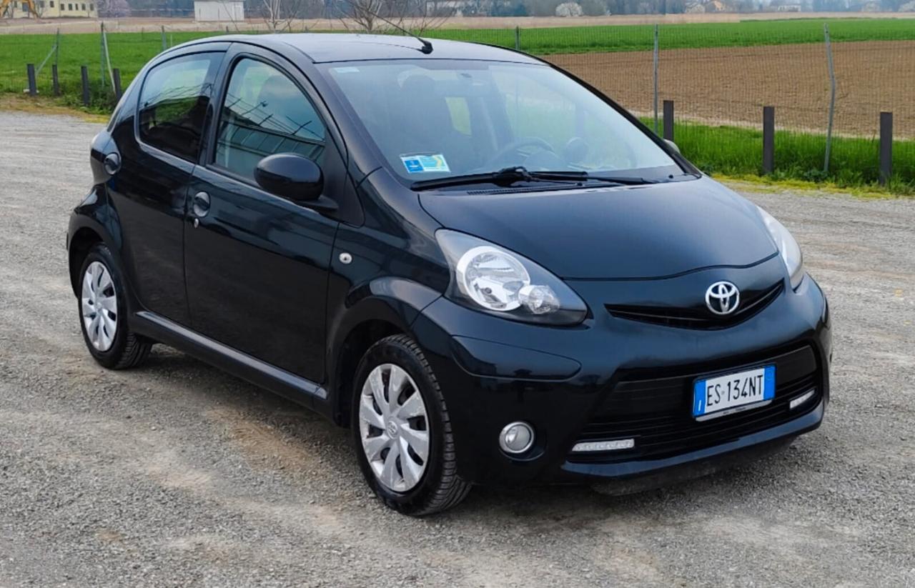 Toyota Aygo 1.0 VVT-i 69 CV 5 porte x-cool