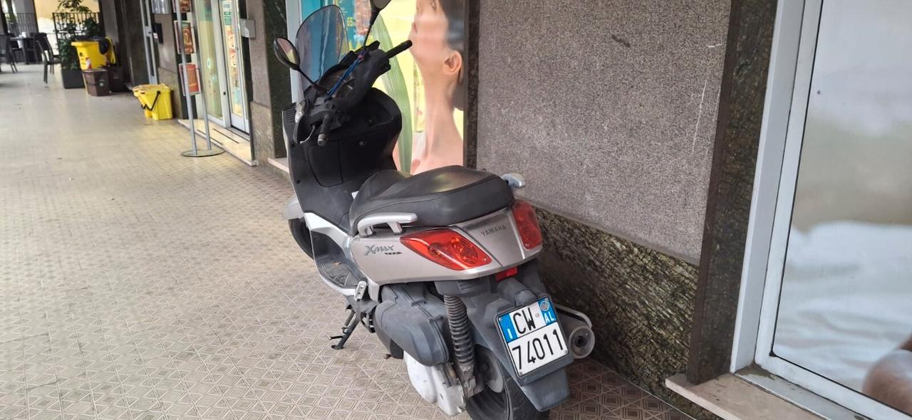 Yamaha X-Max 250