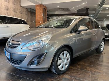 Opel Corsa 1.2 3 porte b-color