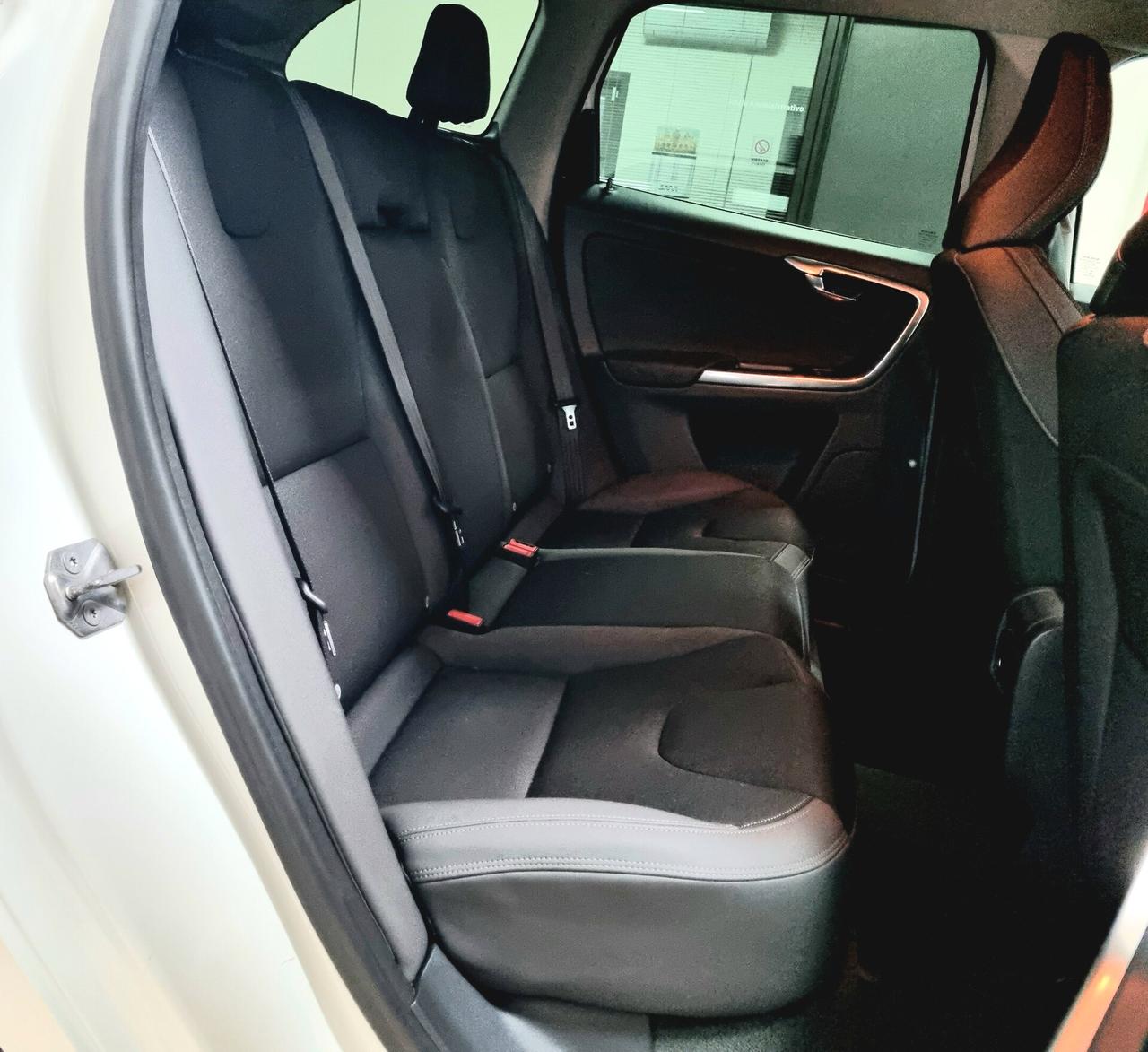 VOLVO XC60 D4 GEATRONIC MOMENTUM 181CV