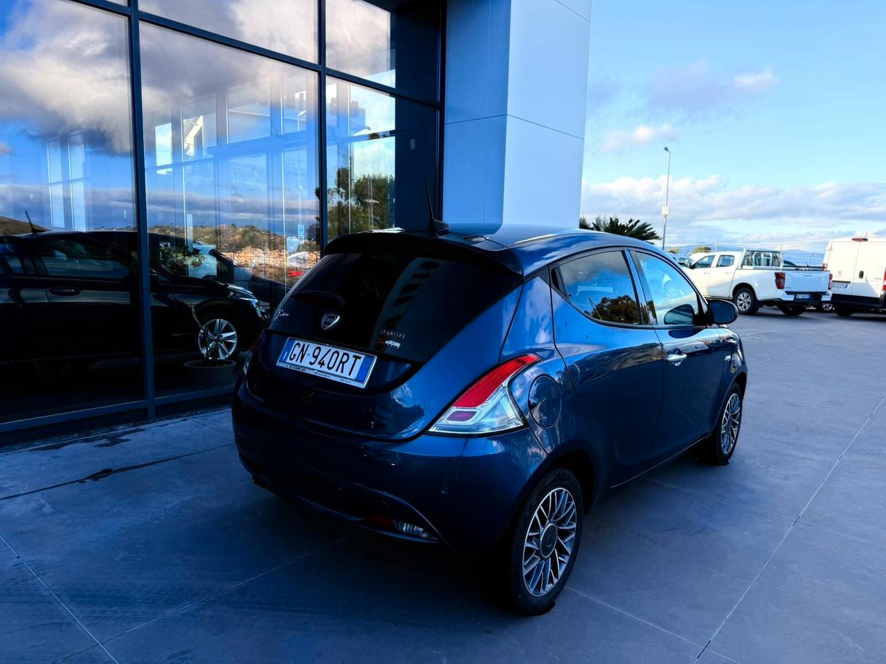 Lancia Ypsilon 1.0 FireFly 5 porte S&S Hybrid Gold Plus