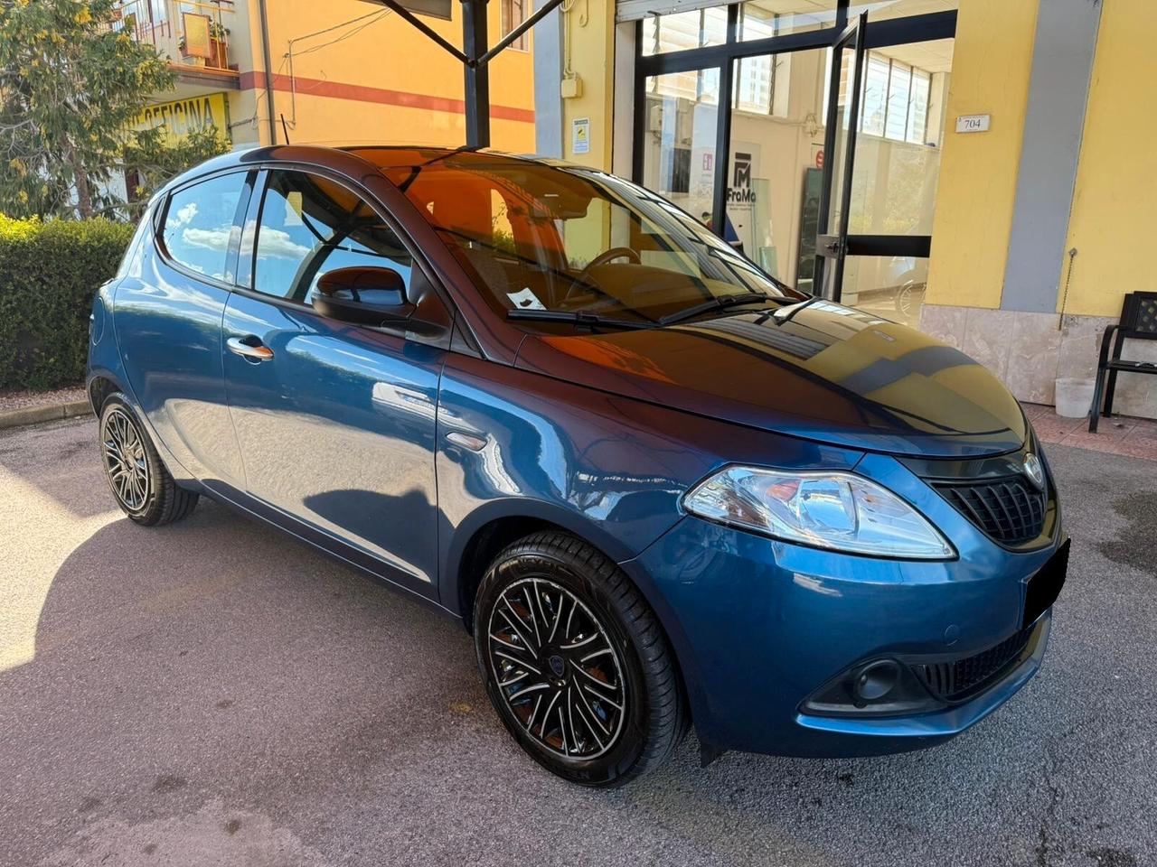 Lancia Ypsilon 1.0 FireFly 5 porte S&S Hybrid Silver Plus