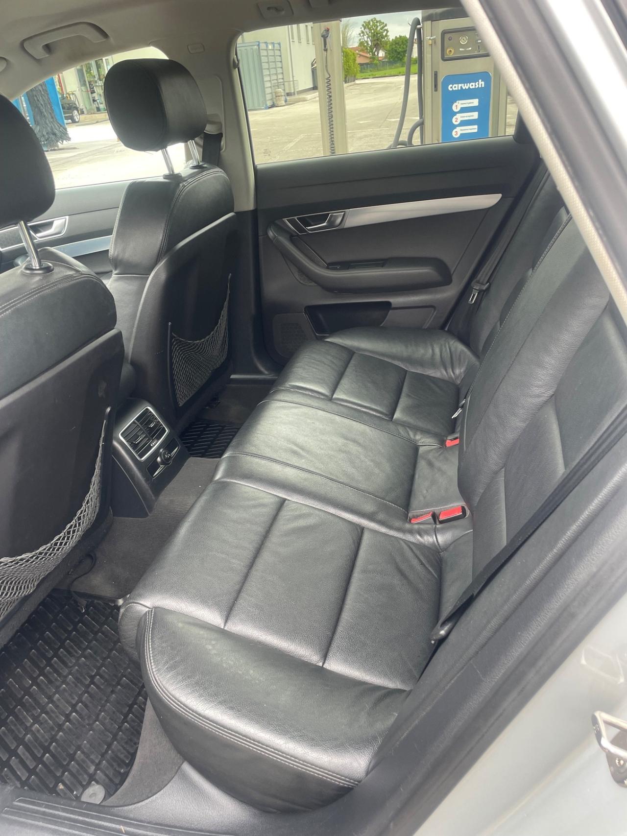 Audi a6 allroad 3.0 TDI 240 cv anno 2011 perfetto dí tutto