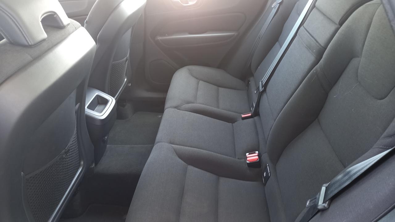 Volvo XC 60 XC60 B4 (d) AWD Geartronic Business